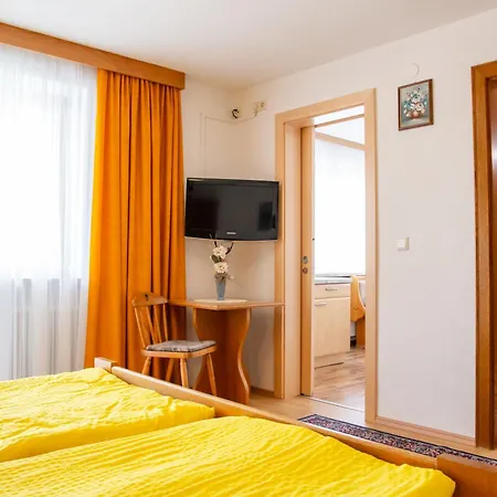 Haus Stecher * Nauders