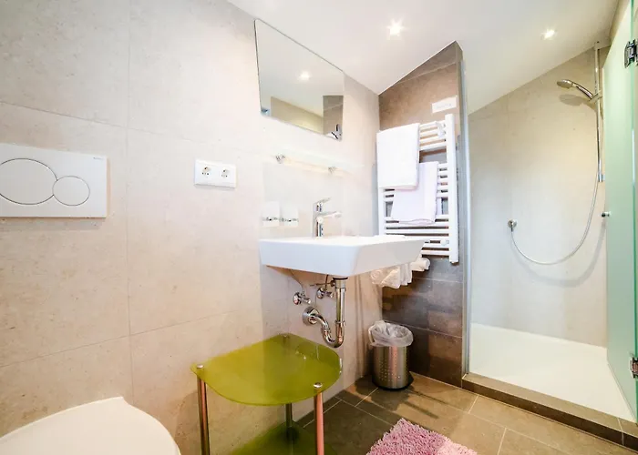 Haus Stecher ناودرس