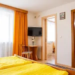 Haus Stecher * Nauders